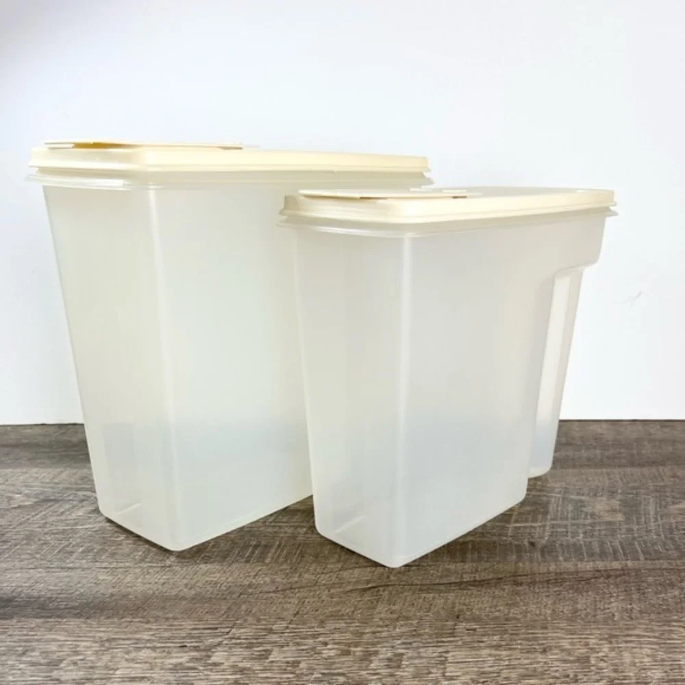 Vintage Rubbermaid‎ cereal storage containers two sizes almond lids
